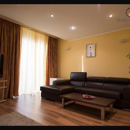 Hotel Perla D'Oro Τιμισοάρα Εξωτερικό φωτογραφία