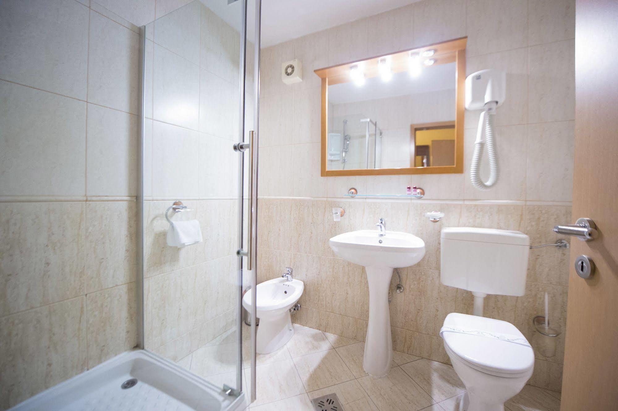 Hotel Perla D'Oro Τιμισοάρα Εξωτερικό φωτογραφία
